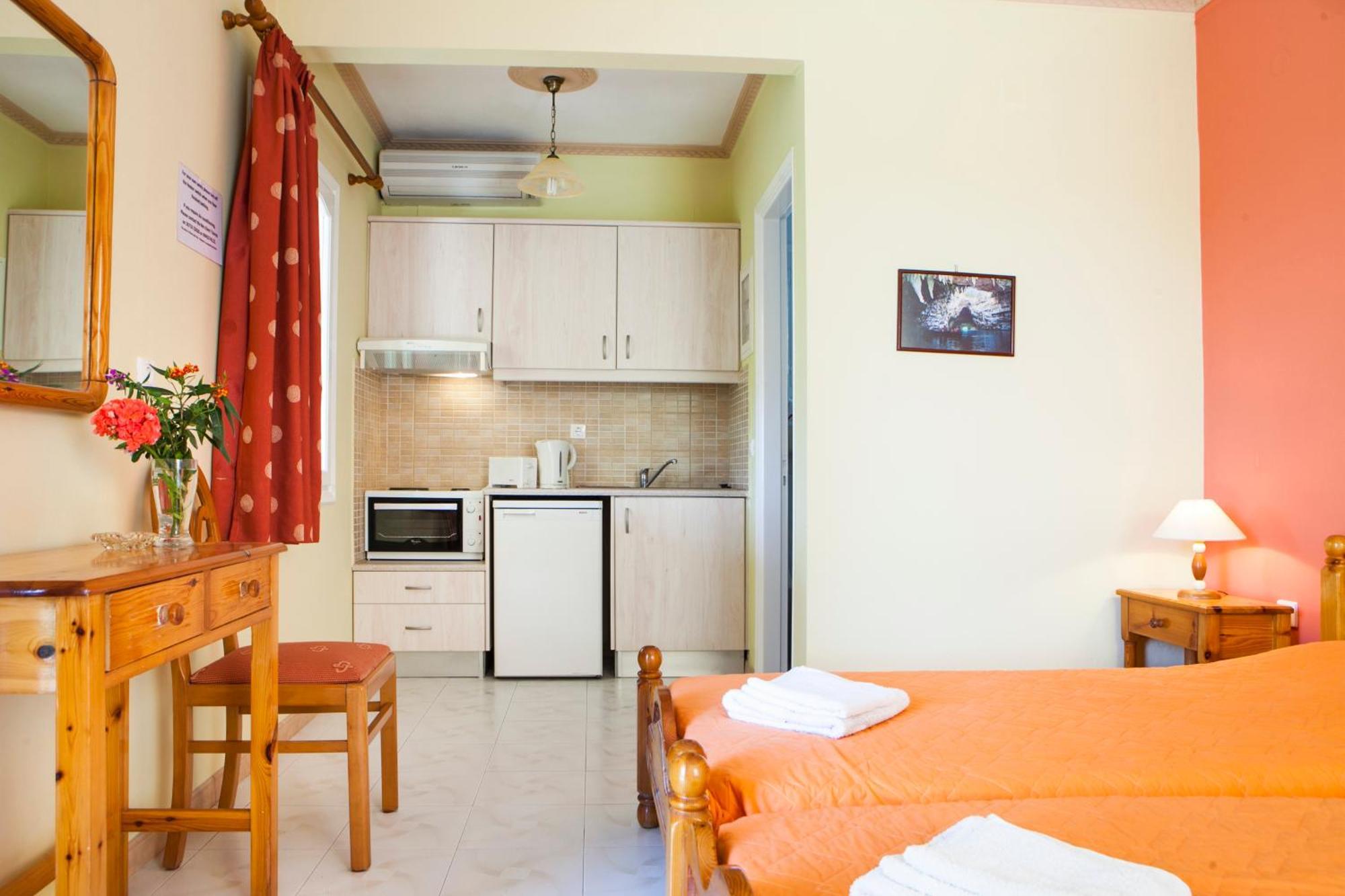 Tzivras Villa & Apartments Ласі Номер фото