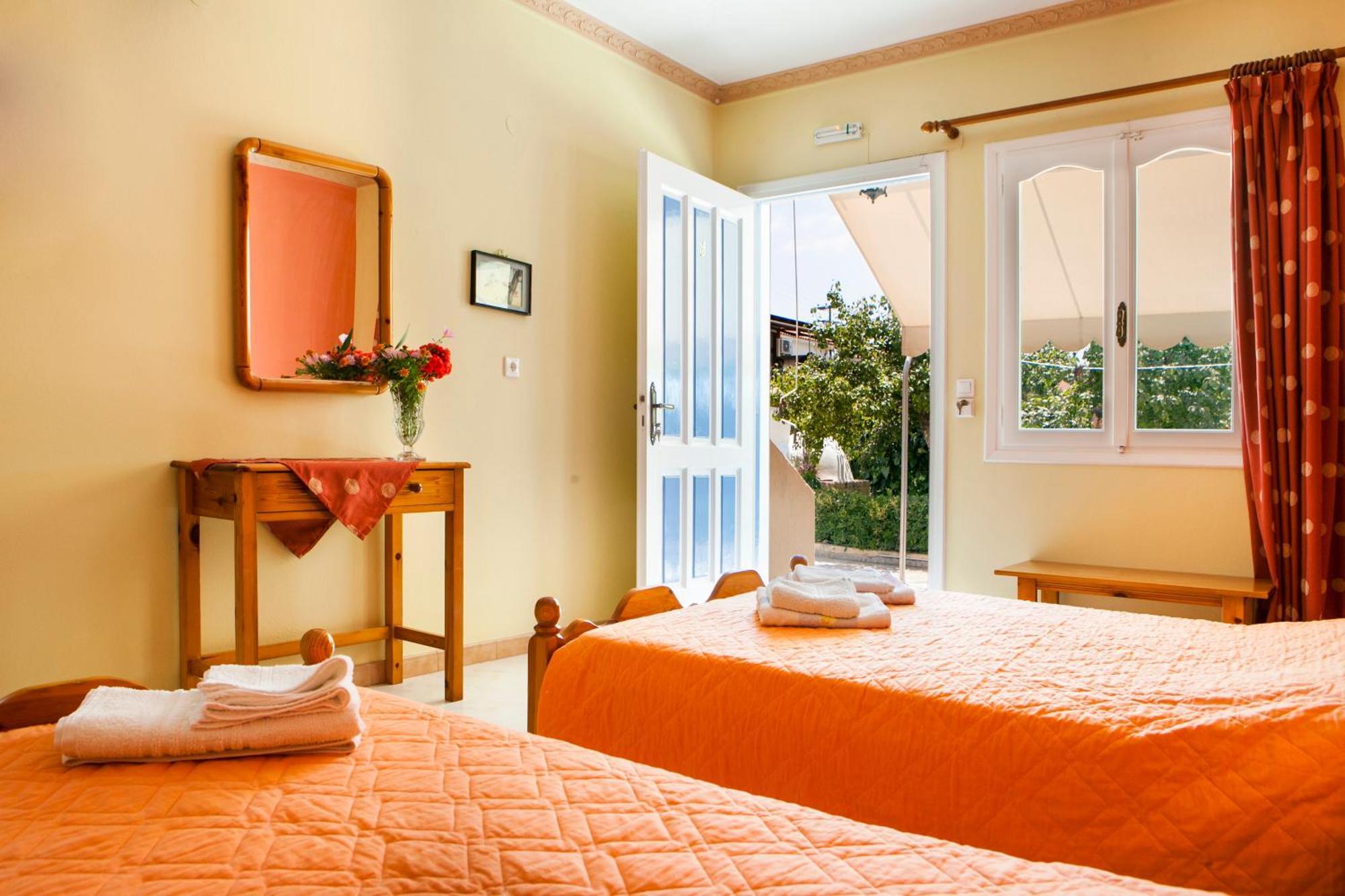 Tzivras Villa & Apartments Ласі Номер фото